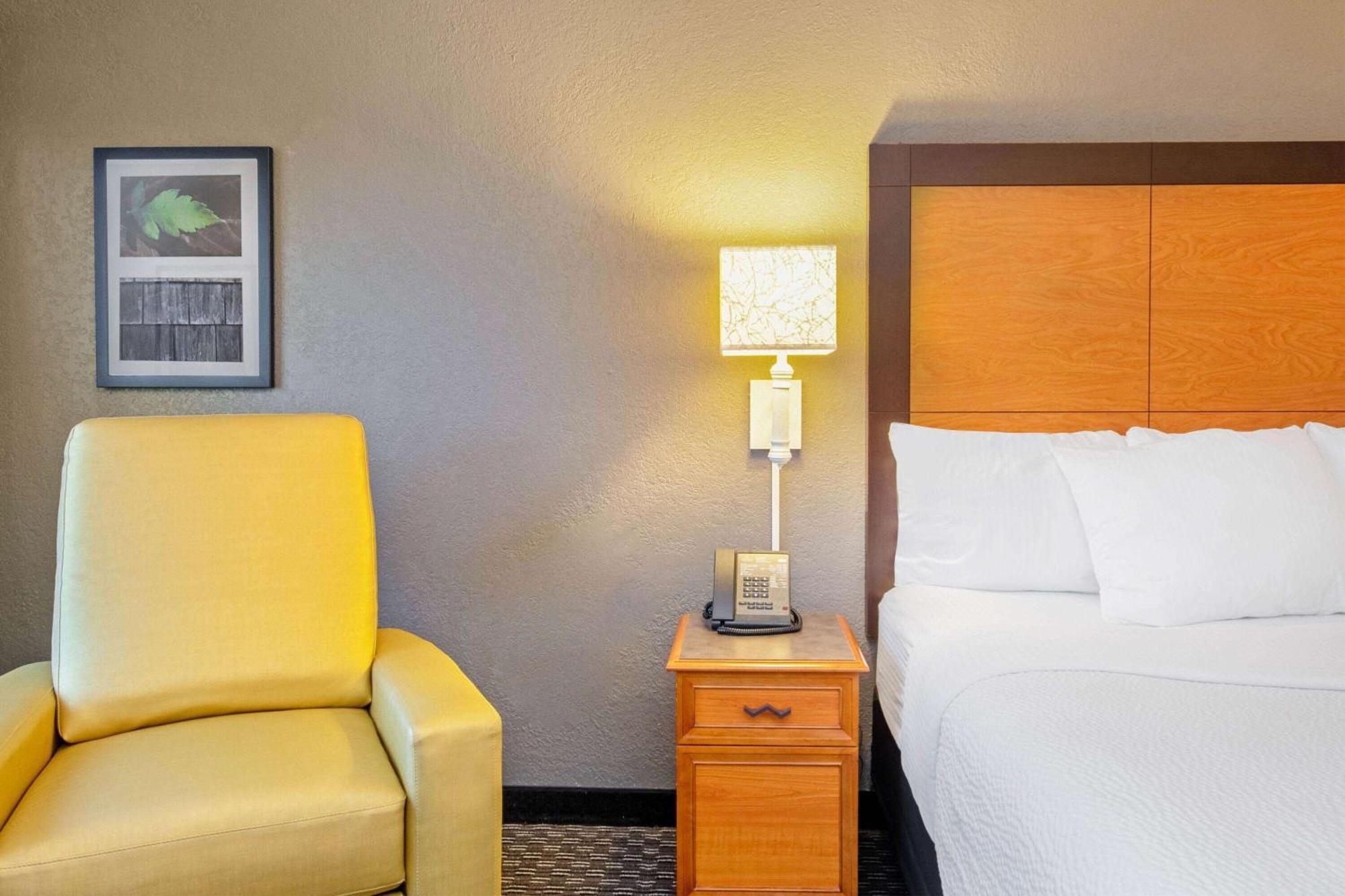 מלון קנר La Quinta By Wyndham New Orleans Airport מראה חיצוני תמונה